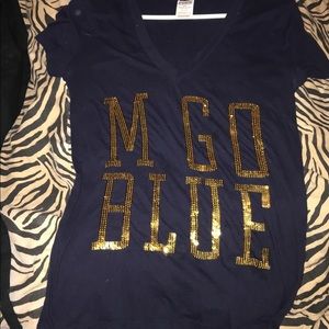 M blue shirt from pink